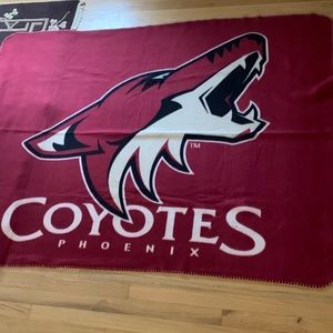 RARE Official NHL Phoenix Coyotes Fleece Blanket